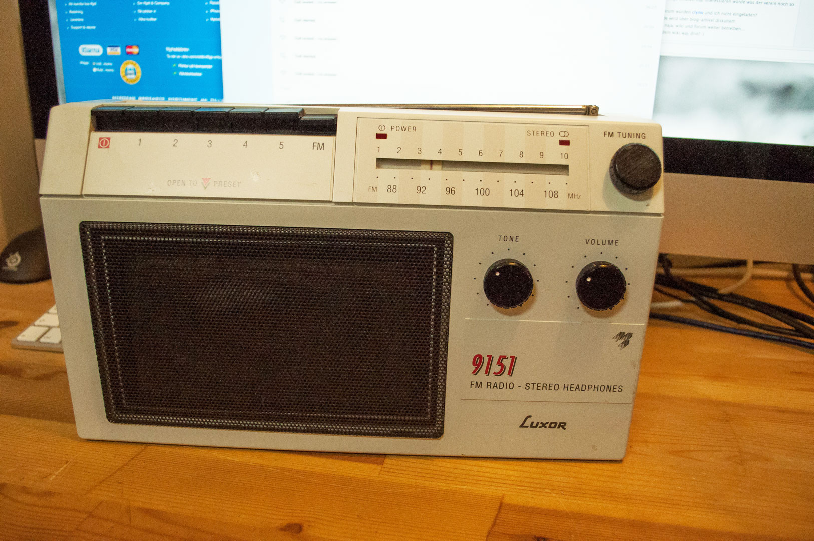 Old radio, working as a AirPlay laudspeaker