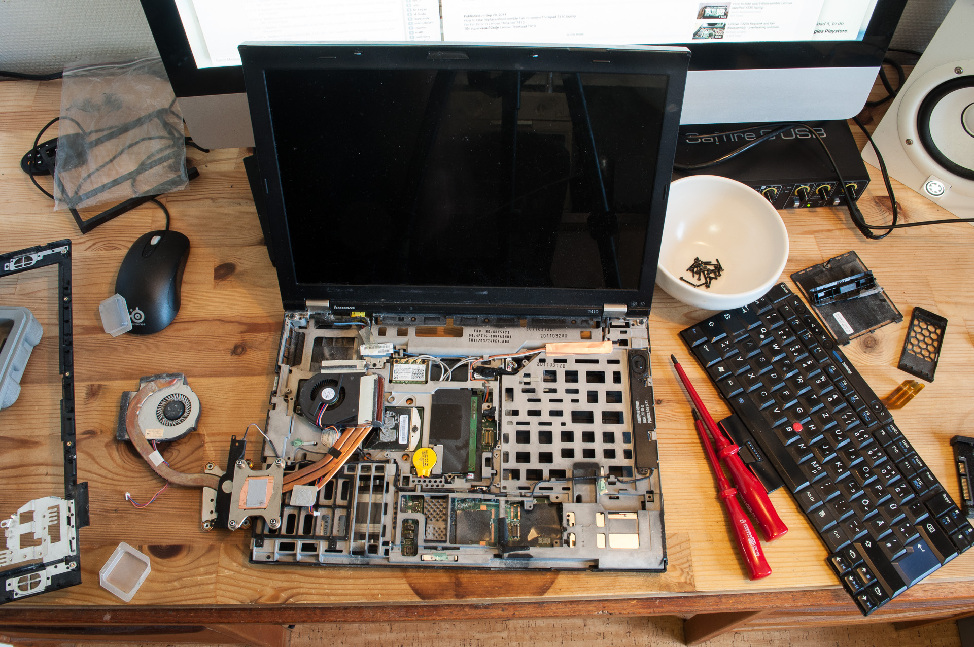 Open ThinkPad during repairation