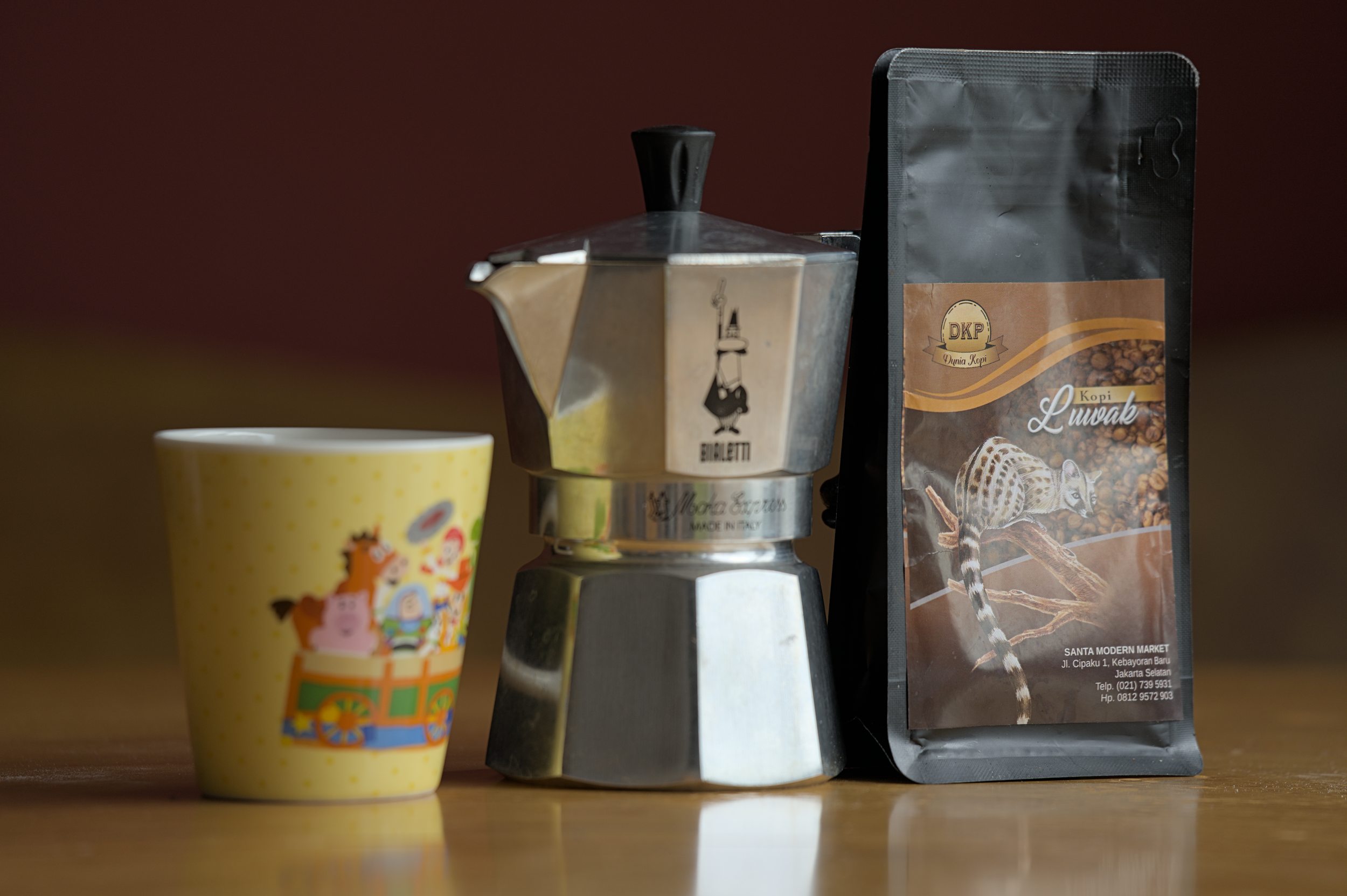 Colorful coffee mug, Bialetti Moka Express, Kopi Luwak